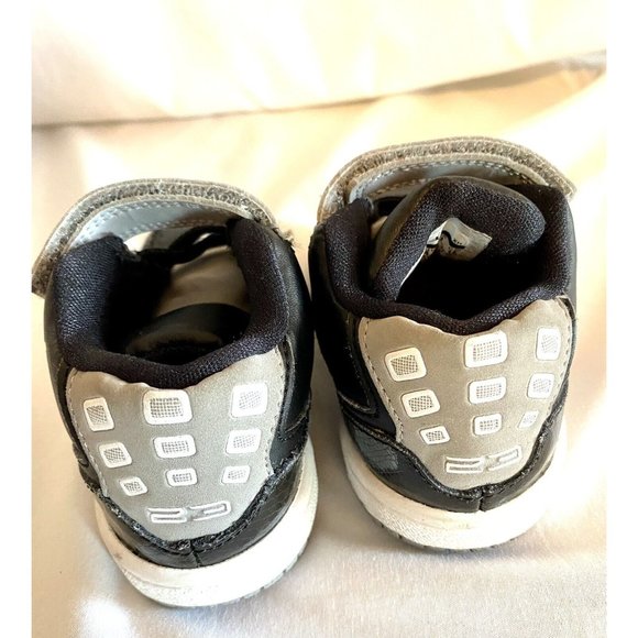 Nike  Air Jordan Retro Sneaker Size Toddler 5c - Picture 3 of 4